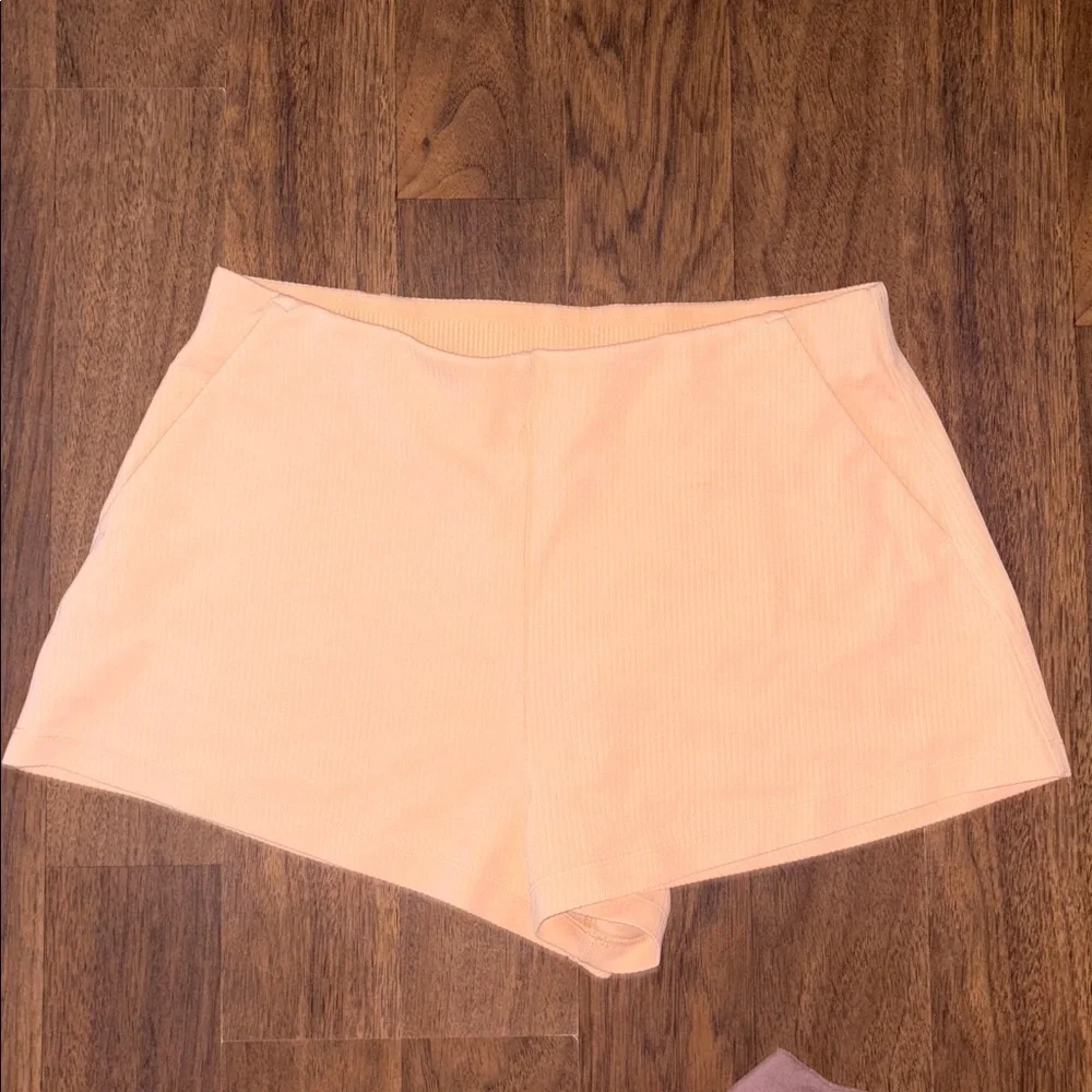 LULULEMON size 12 Ribbed Softstreme High-Rise Short 2